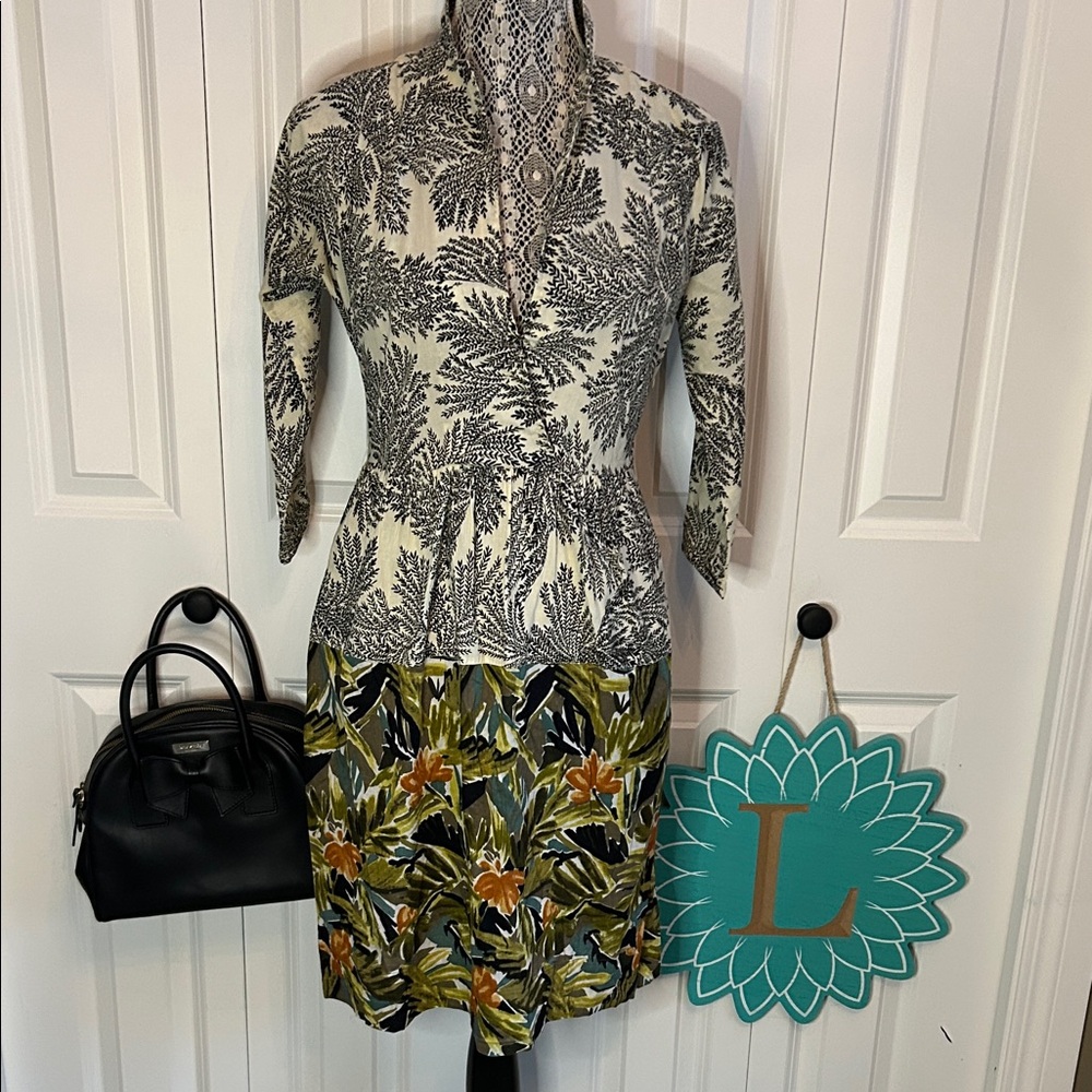 Stunning Hoss Intropia Dress in elegant Cream and Black Tropical Pattern